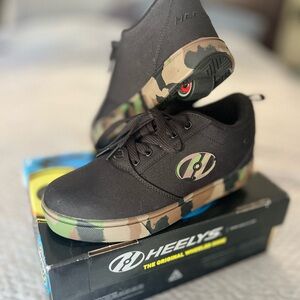 Heelys - never used- Size 7, black and camo